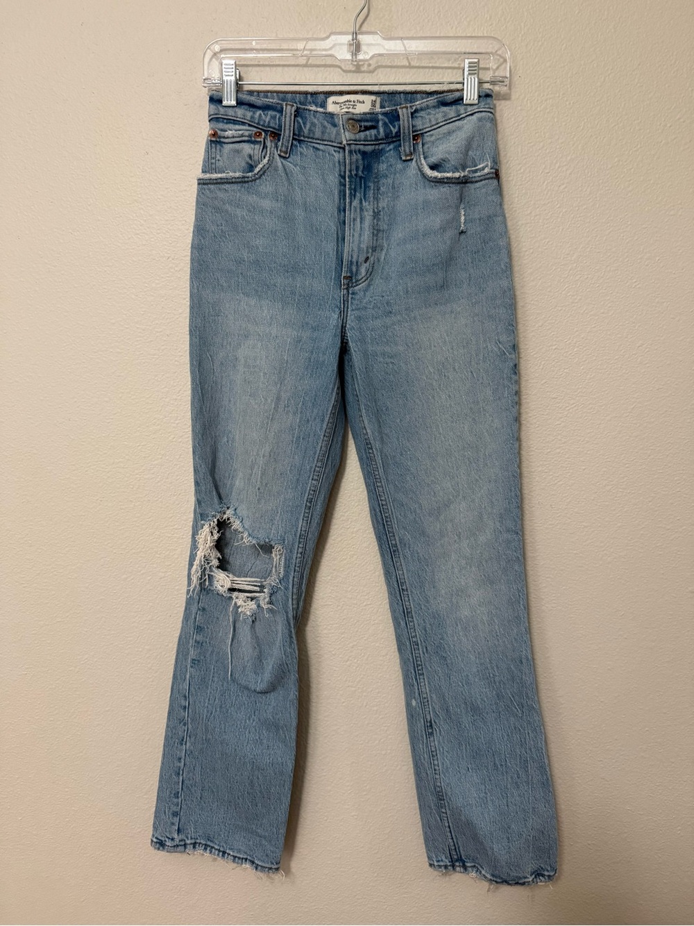 A&F 90s Straight Ultra High Rise Distressed Jeans Women’s Size 24 Short